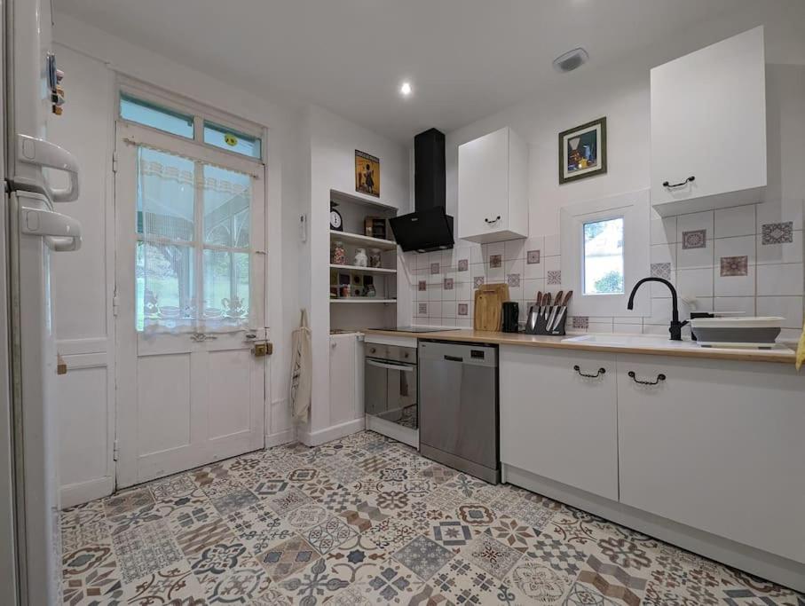 Maison Des Annees 30 - Vic-Sur-Cere - 14 Personnes מראה חיצוני תמונה