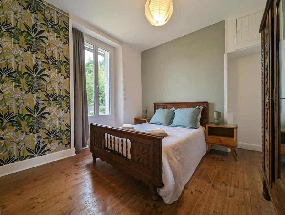 Maison Des Annees 30 - Vic-Sur-Cere - 14 Personnes מראה חיצוני תמונה