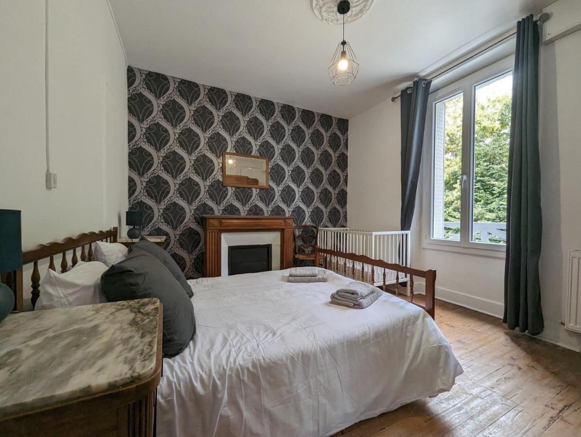 Maison Des Annees 30 - Vic-Sur-Cere - 14 Personnes מראה חיצוני תמונה